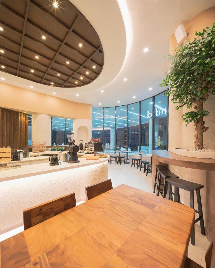 Homey 1 Bedroom Unit At Air Residences Makati City Buitenkant foto