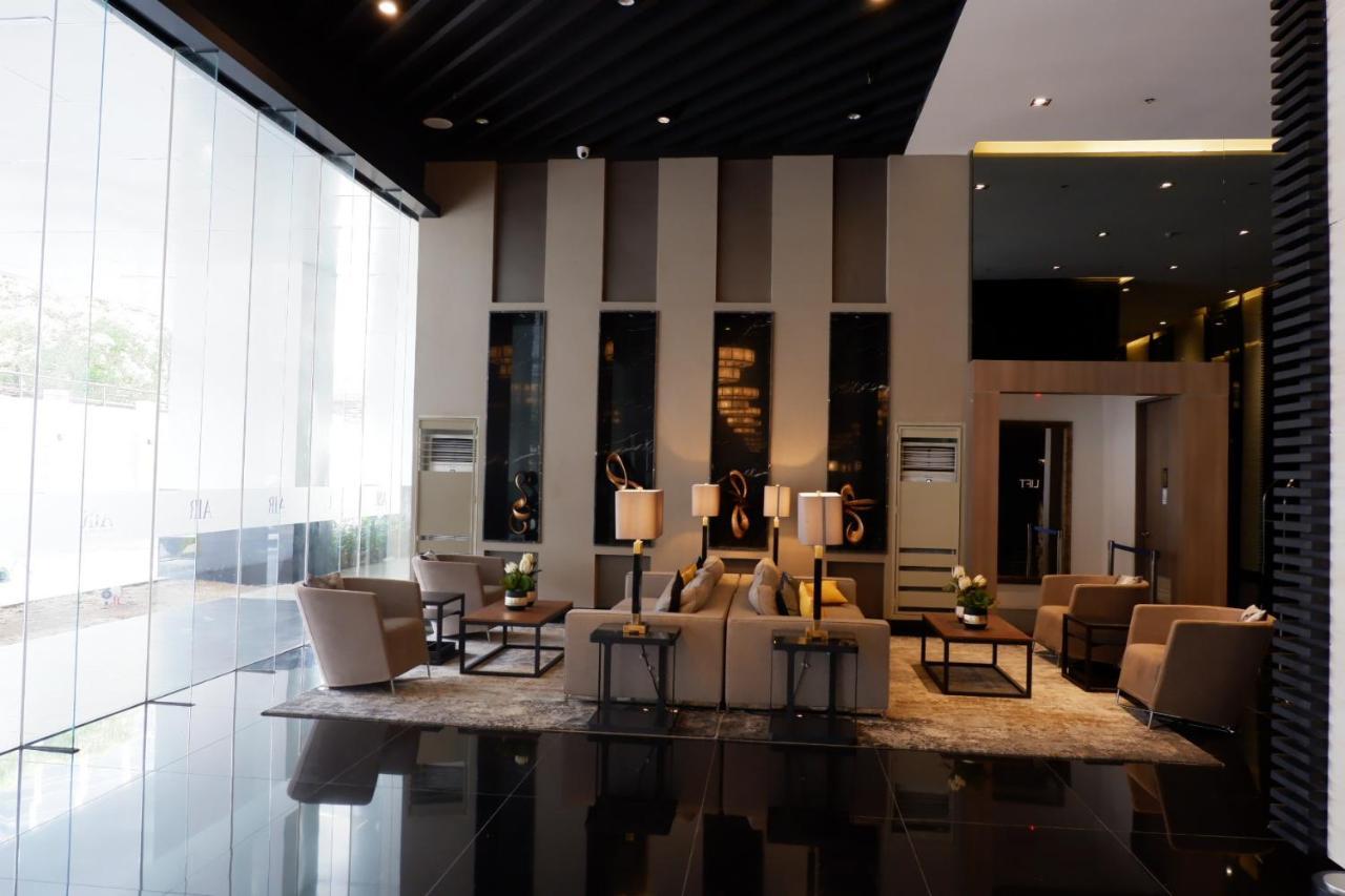 Homey 1 Bedroom Unit At Air Residences Makati City Buitenkant foto